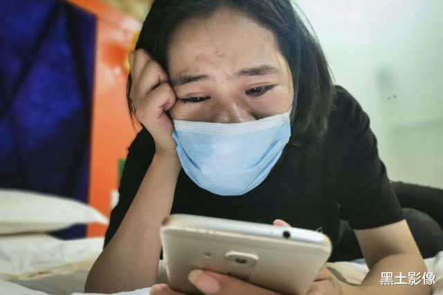 美女为生娃导致面部畸形,流浪街头自救:想活久一点,陪儿子长大