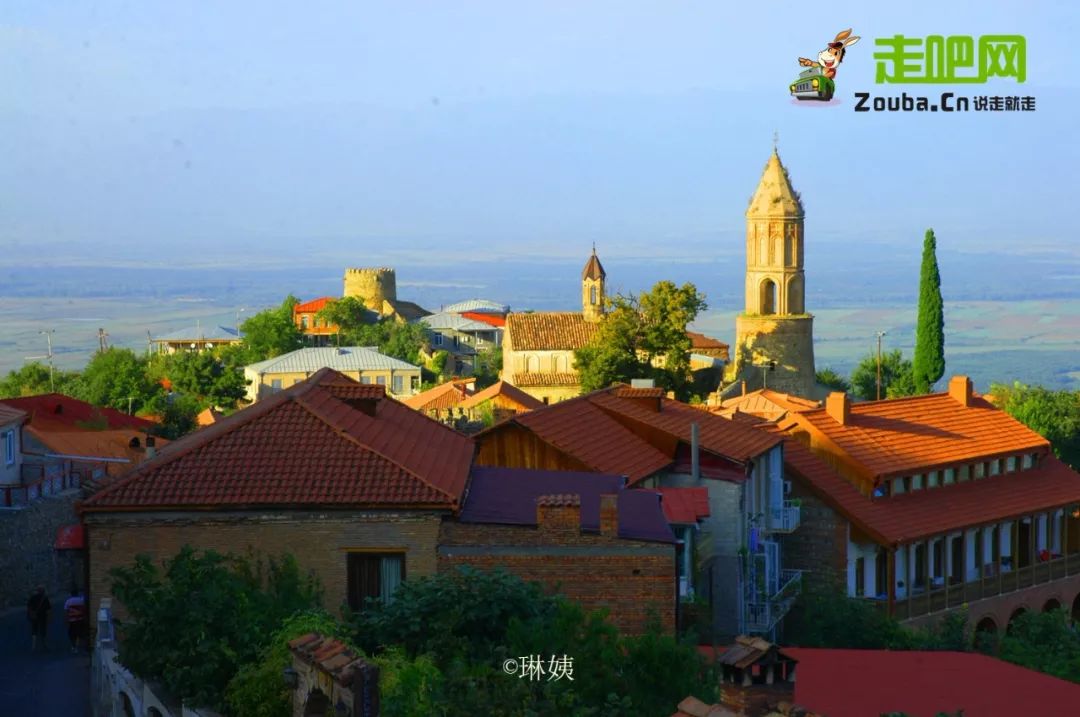 女教师3年游20国,六十岁的女人一个人穷游中国