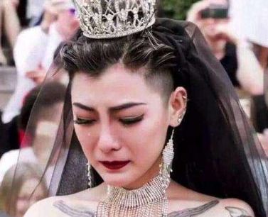 还记得那位黑婚纱新娘吗,还记得轰动全网的黑婚纱新娘吗