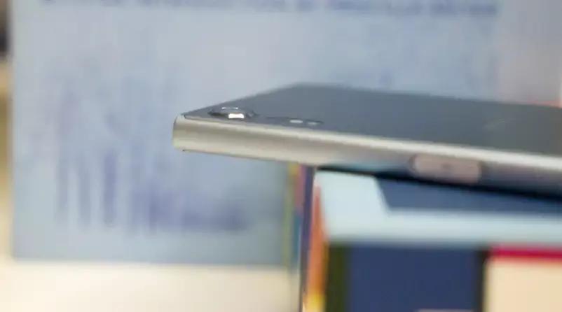 索尼xperiapro-i对比苹果13,索尼最新旗舰手机xperiaxz2