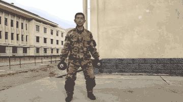 只要哑铃就够了1套动作锻炼全身,一对哑铃练全身二十七个动作图片