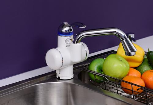 冬天厨房洗菜用水冷怎么办,厨房冬天洗碗怎样制热水