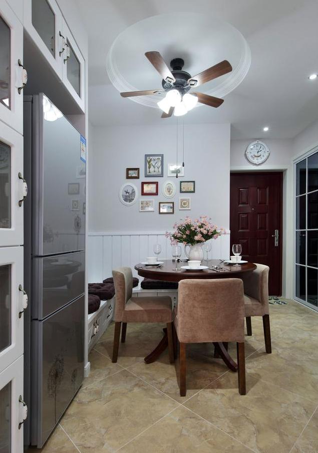 进门餐厅两室改三室,开门正对餐厅装修案例