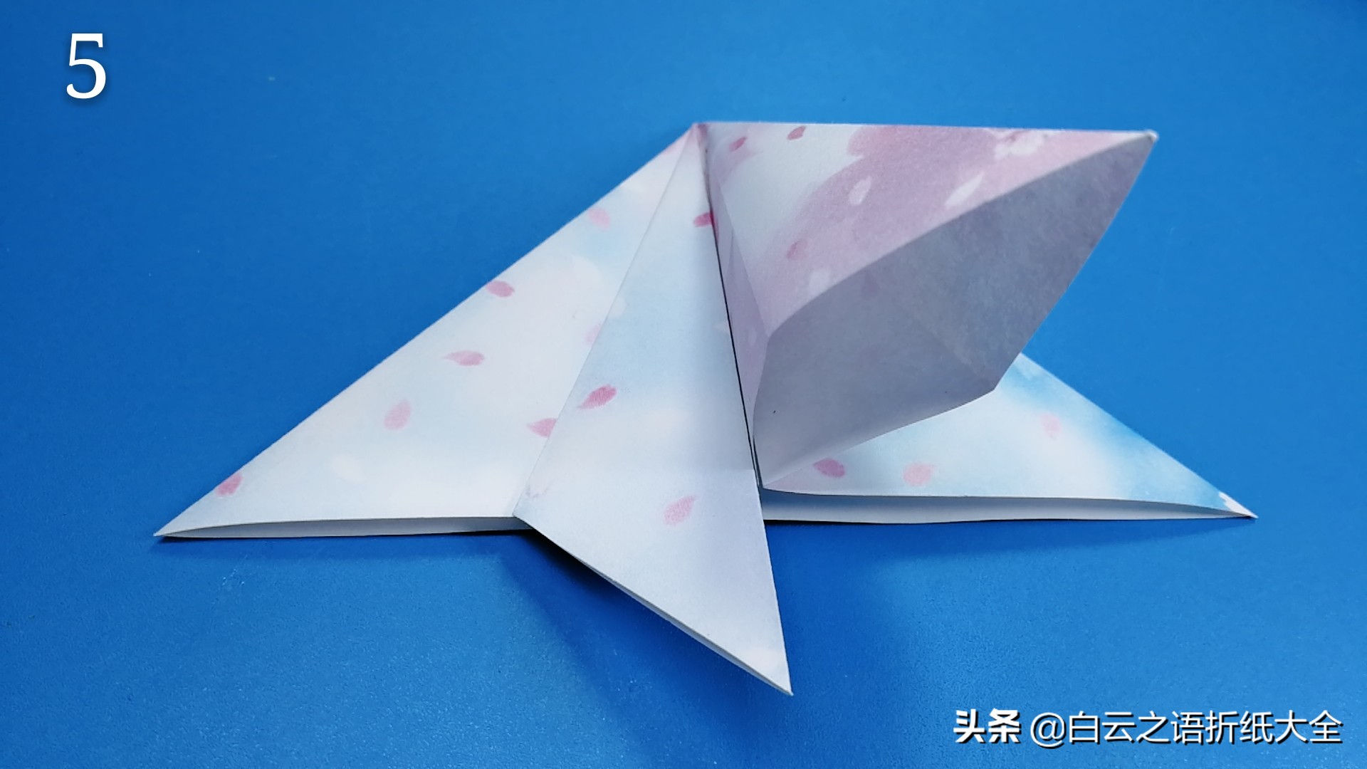 手工折纸雨伞儿童教程,手工折纸雨伞简单又漂亮不用胶水