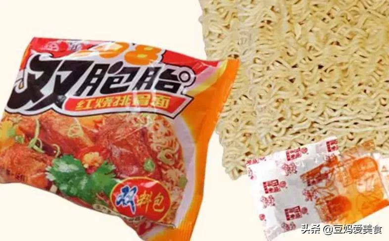 康师傅方便面为啥被烫成波浪卷？网友：看完制作过程，我被治愈了