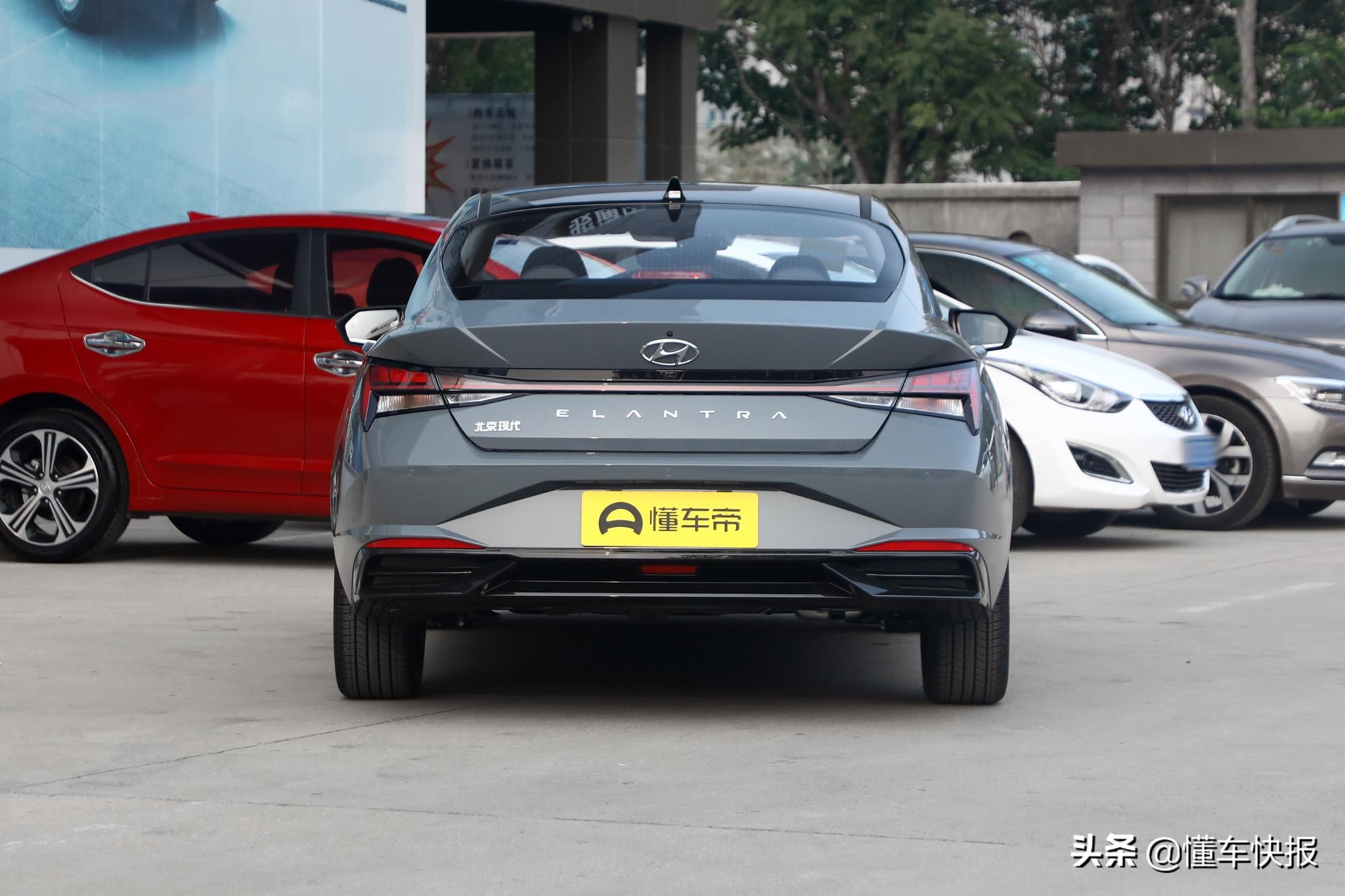 现代伊兰特空间颜值介绍,北京现代第七代伊兰特1.5t和1.4