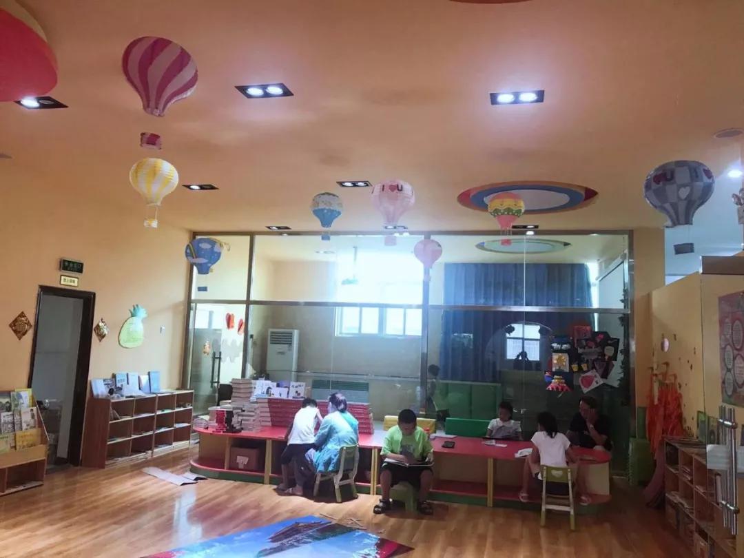 走进图书馆沐浴书香活动,走进书香校园感受读书魅力