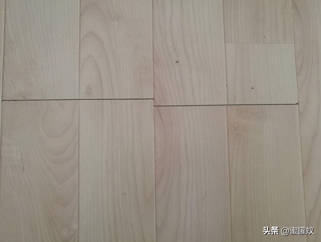 地板缝隙有灰怎么处理,怎么修复木地板地面缝隙