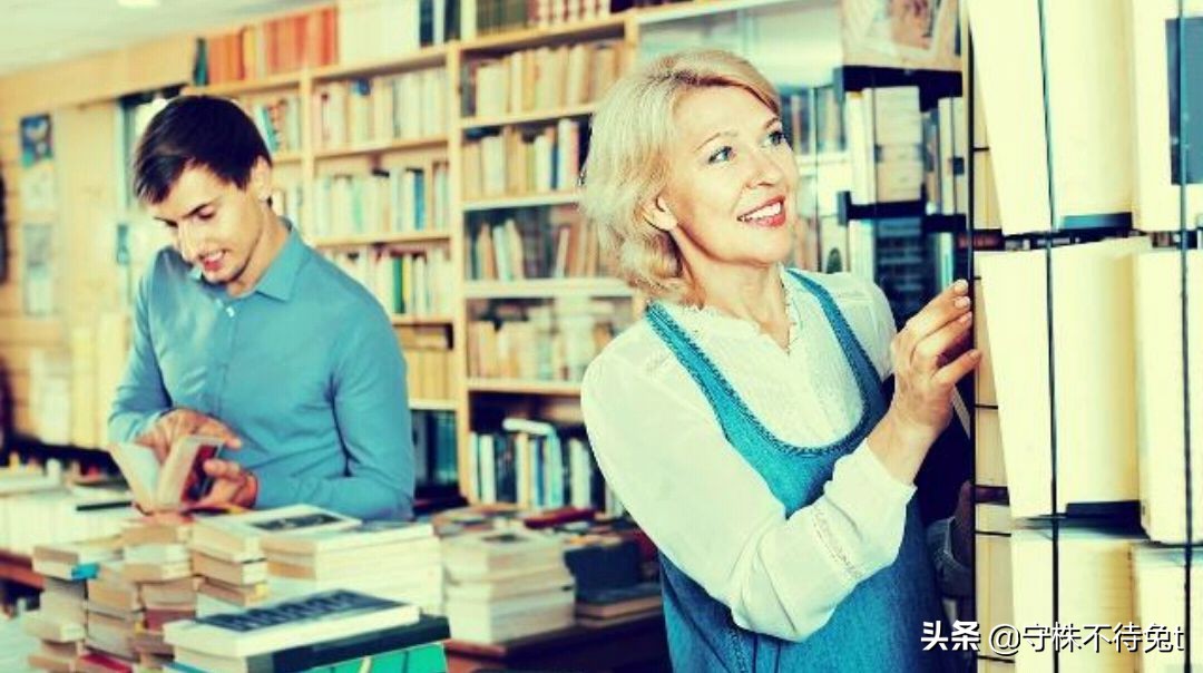 10个冷知识全集,睡觉时膝盖下垫枕头怎么回事