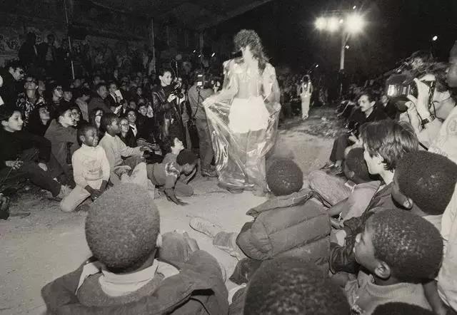 pvc透明包包变形,pvc透明塑料包包会坏掉吗