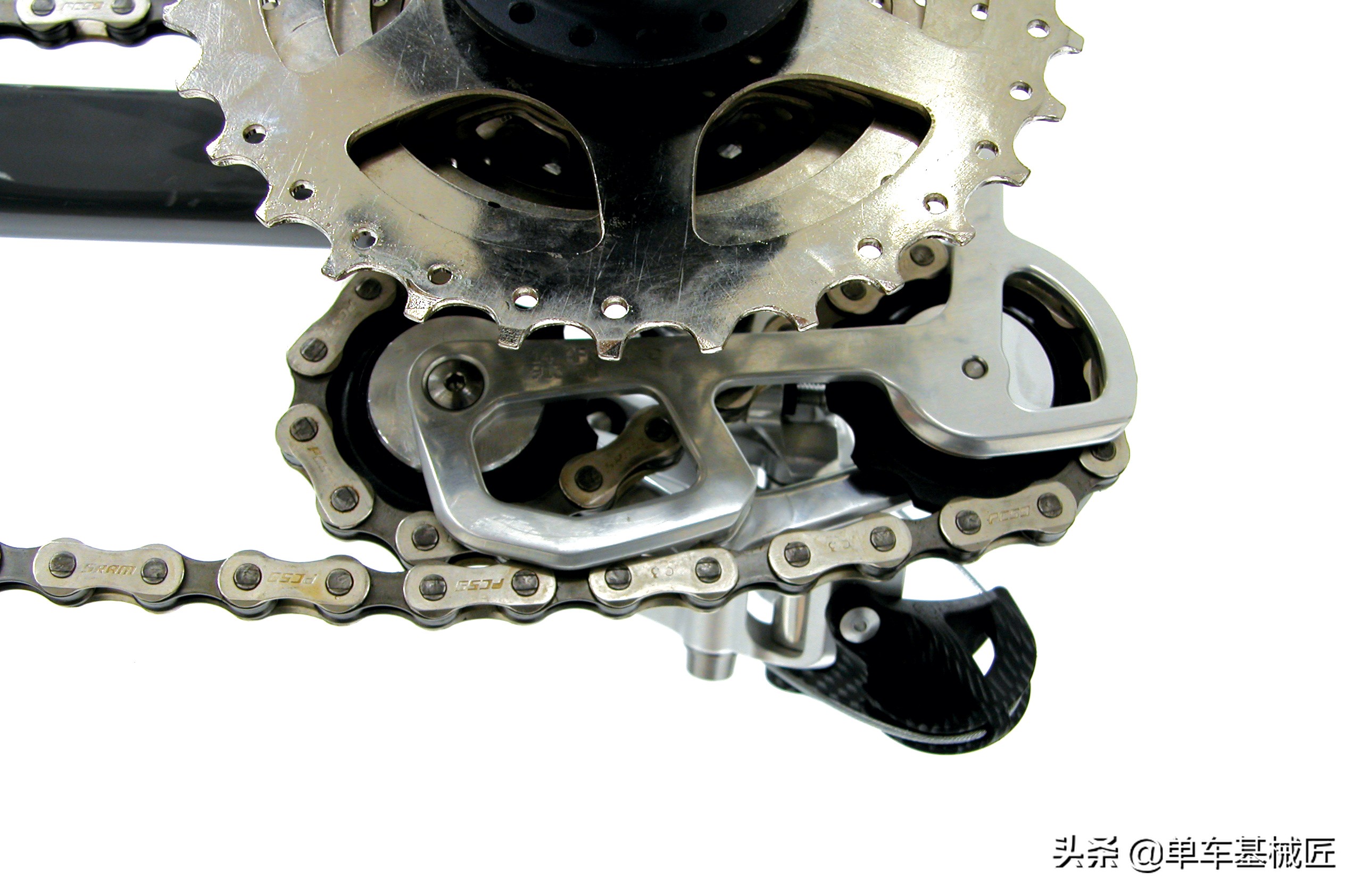 中腿和短腿变速器有啥区别,变速器的长腿和短腿有啥区别