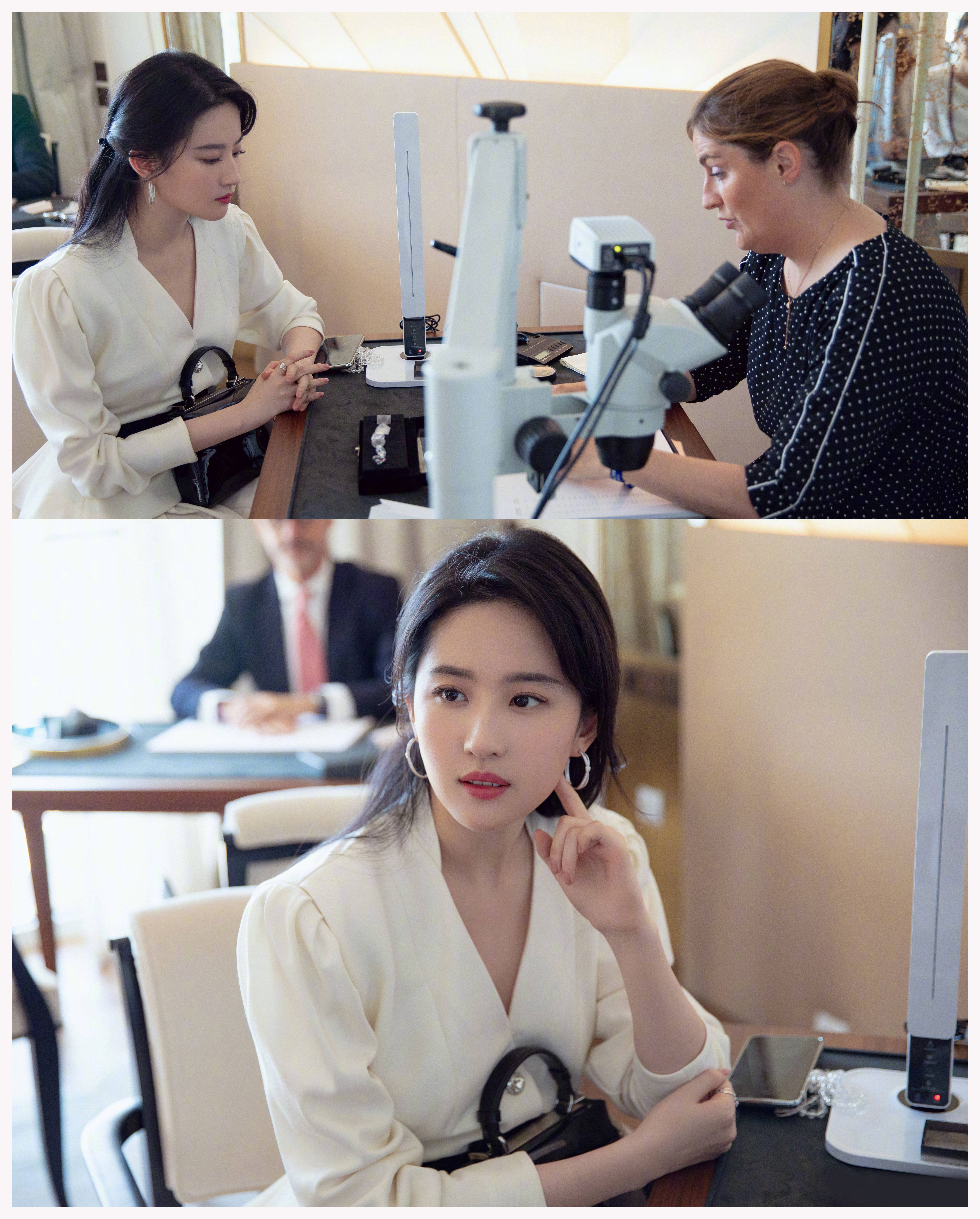 刘亦菲没“料”秀性感，缕空裙配初恋脸，胸小玩性感才更仙气