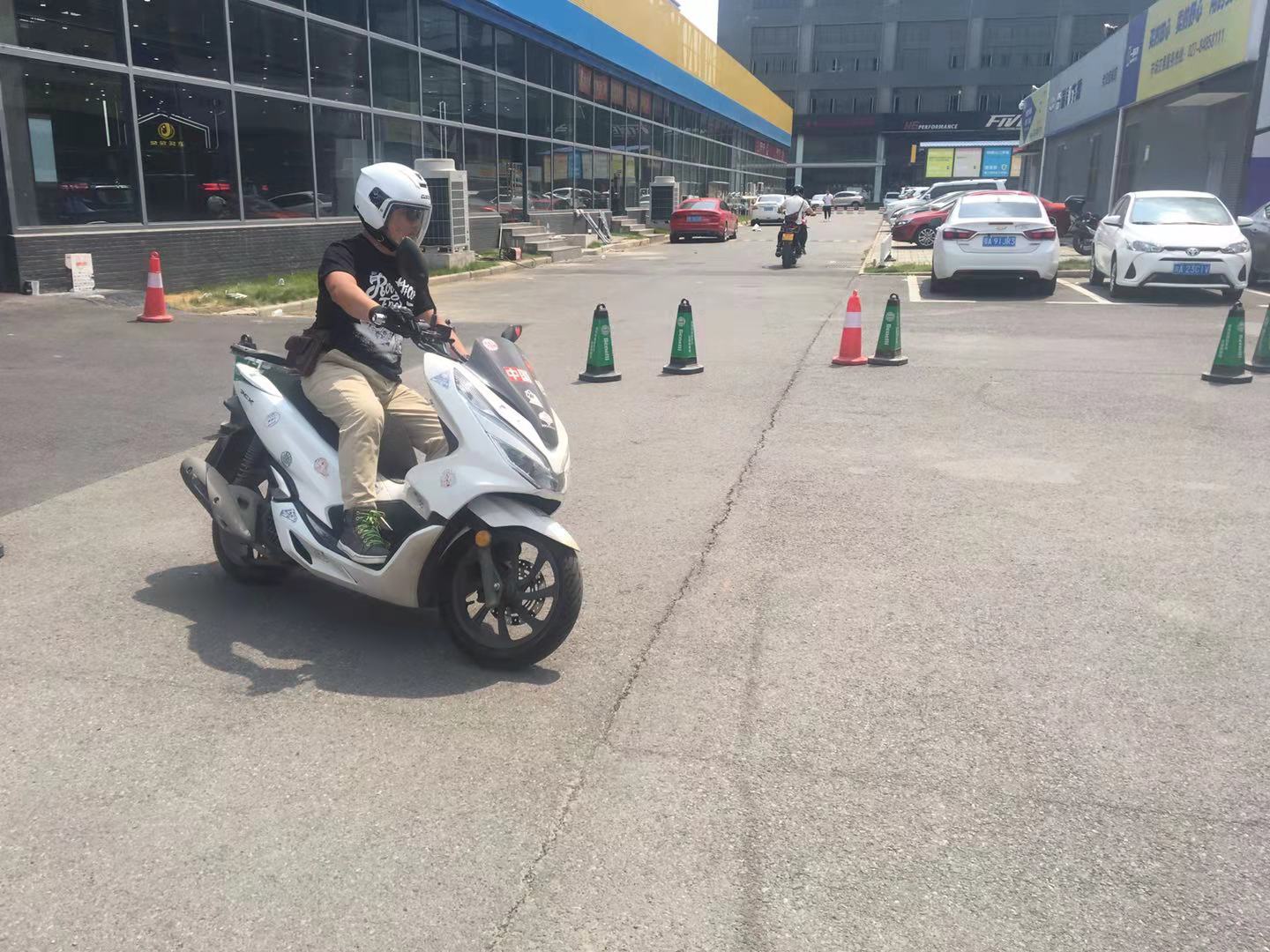 荆州古城游记视频,五羊本田pcx150国产的好不好