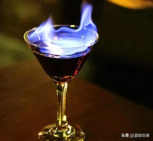 龙舌兰是如何酿制成龙舌兰酒的,正宗龙舌兰酒喝法视频