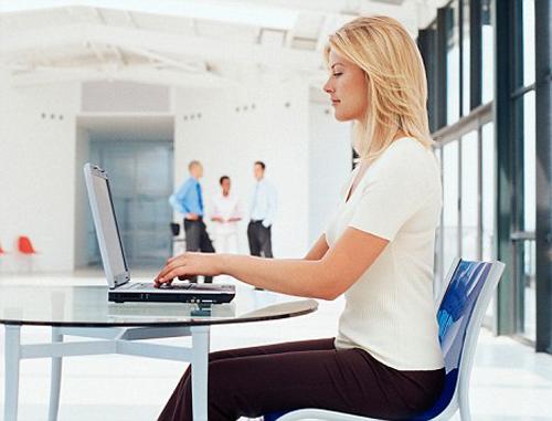 为什么一用力就漏尿？女人做四件事预防，坚持一个运动可改善