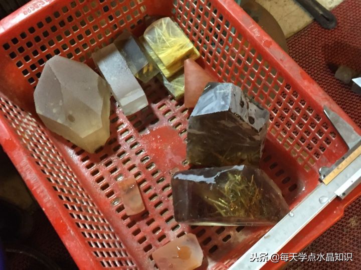 水晶加工全过程吊坠,水晶原石加工全过程