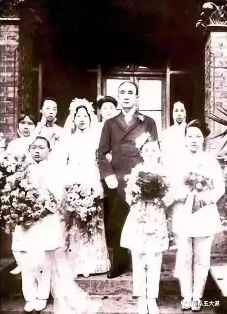 那个被美国总统救下的女孩最终红颜薄命