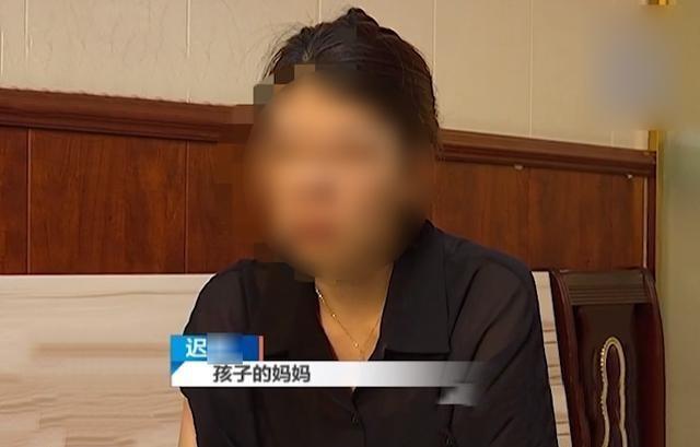 2个孩子不是亲生的,小孩户口与父母户口不同在哪上学