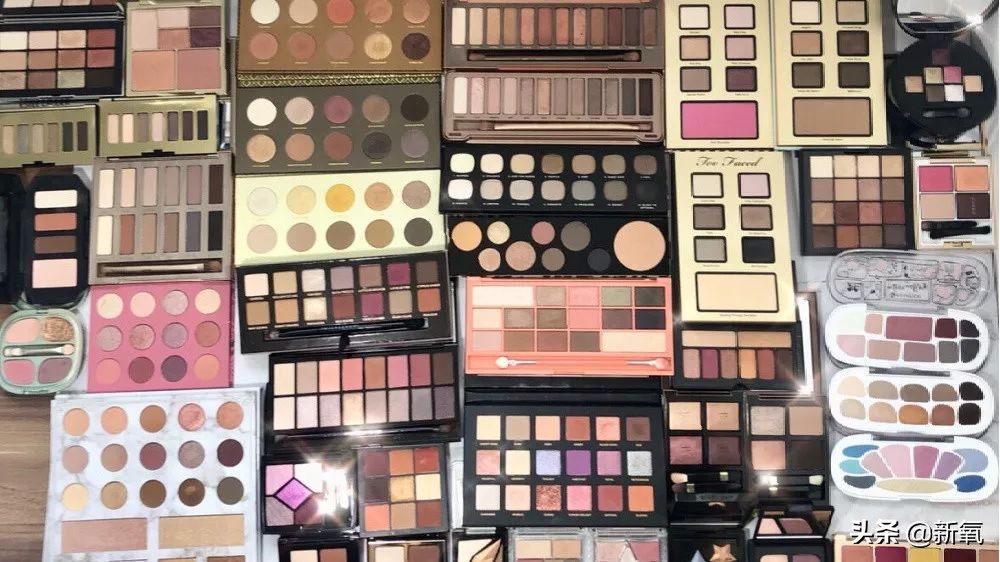 晚晚眼影,晚晚蓝色眼影