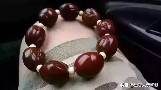 最容易盘出包浆的手串,盘玩包浆后变黑的文玩
