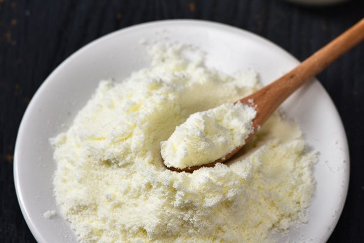 鹦鹉幼崽怎么喂食奶粉,养宠经验分享