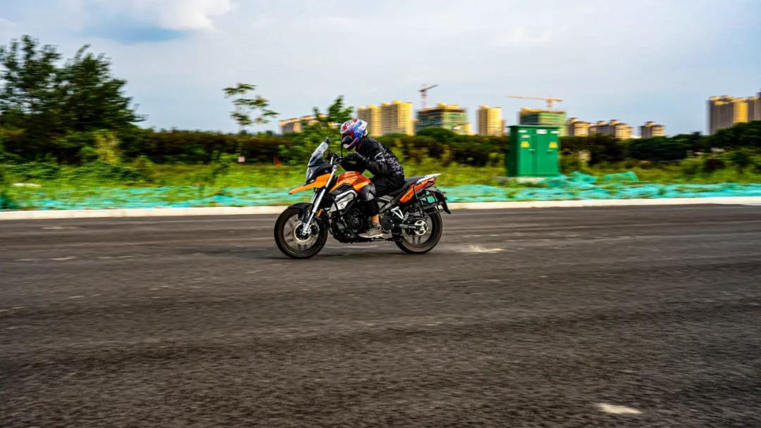 零百加速6秒感受,赛科龙rx1s零百加速多少