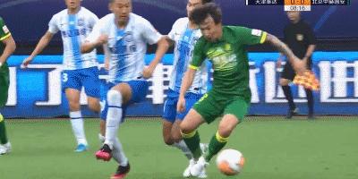 国安大将朴成曾自封“夜店小王子”，德国治疗期间也不忘体验异国风情！不过这一次，就请你安心养伤吧