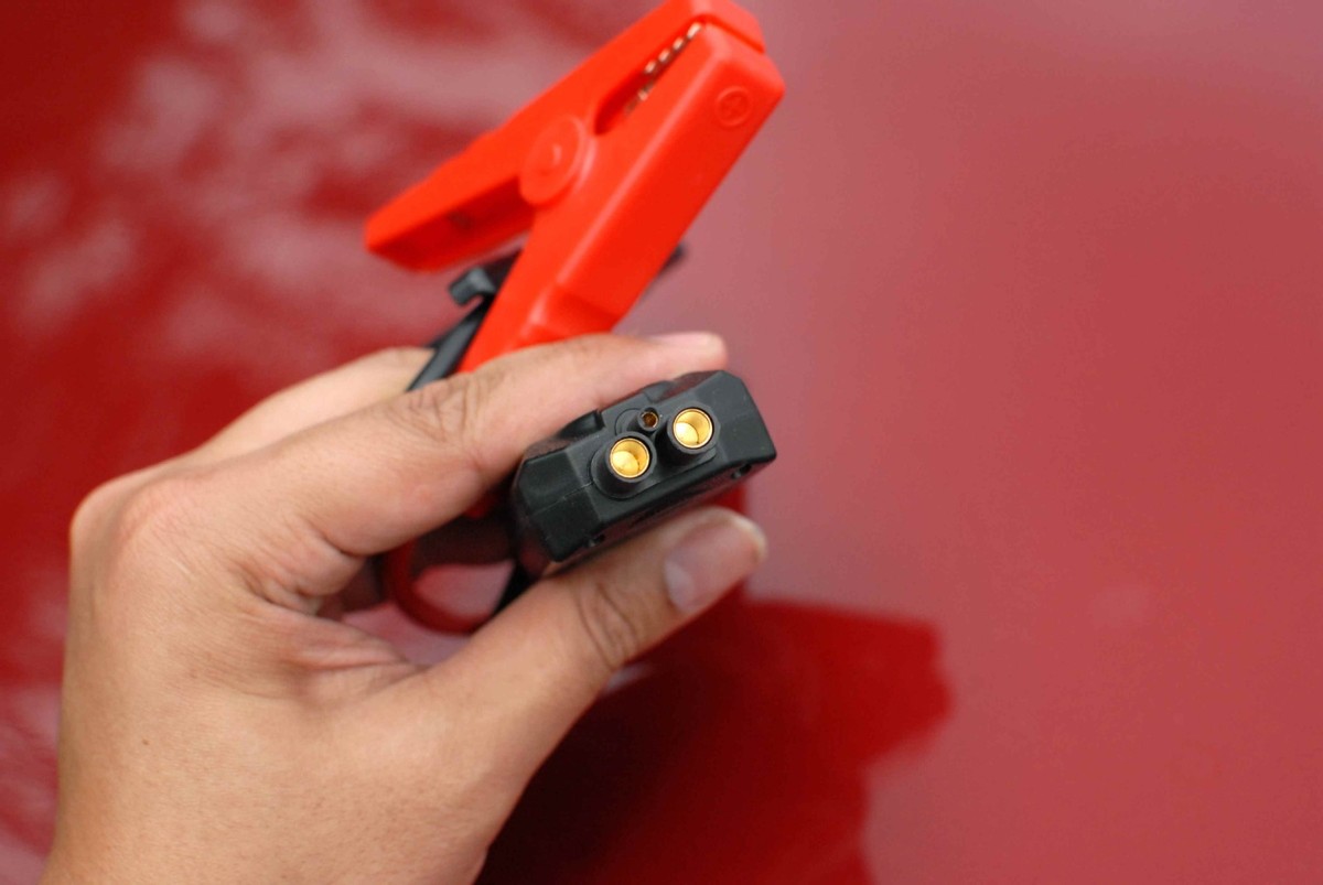 道路救援专用汽车应急启动电源,汽车自救应急启动电源有哪些品牌