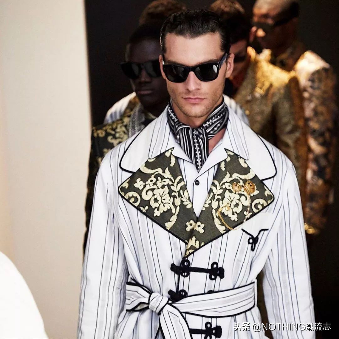 近期比较火的时尚品牌,十大潮流时尚品牌