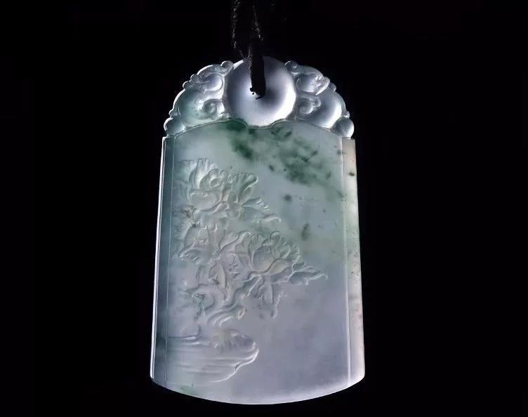 好的翡翠挂件是什么样的呢,怎样选购翡翠挂件