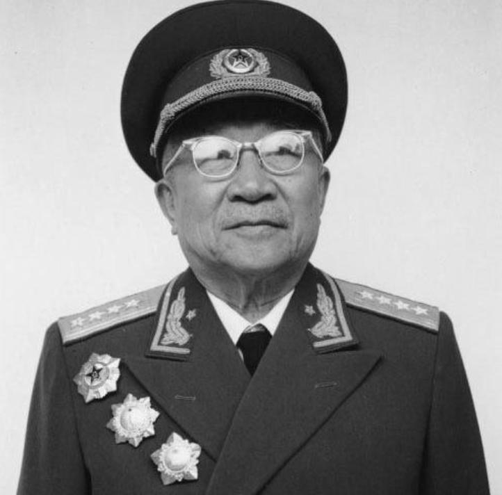 43年陈毅带来自产香烟“飞马”，主席边抽边说：“飞马”劳苦功高