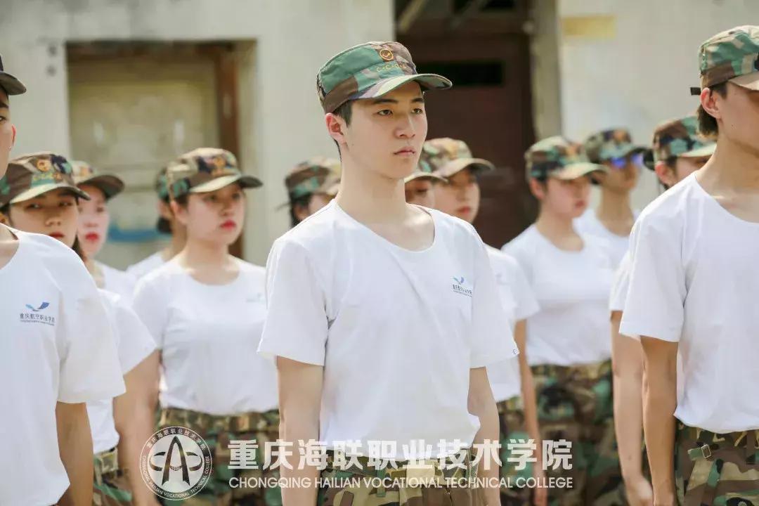 Hello小萌新:学长学姐亲身示范，这本“学生职业形象教科书”请熟读