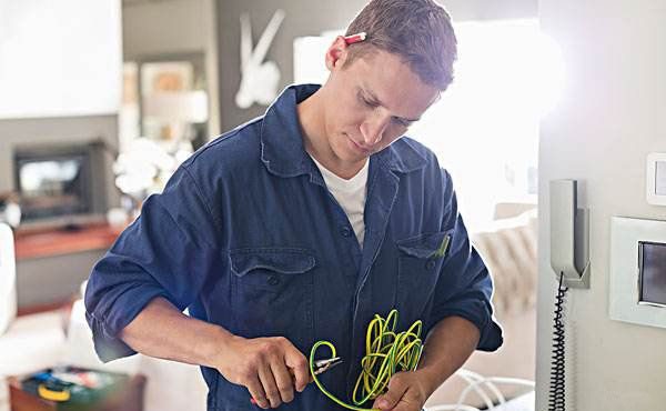 如何查自己的电工证是真是假,刚拿到电工证就接了个大活