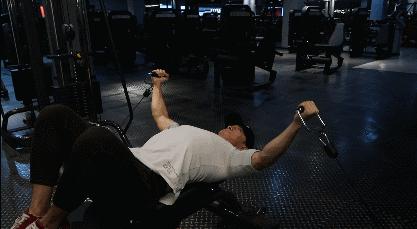 胸肌训练推夹,胸肌训练拉肌肉