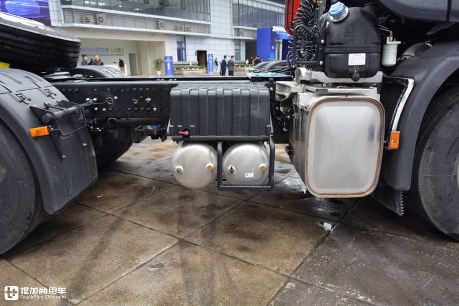 新东风天龙kl怎么样,2017款东风天龙kl9.6配置介绍