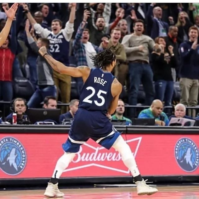 罗斯回到公牛主场高呼mvp,罗斯2+1球迷高呼mvp