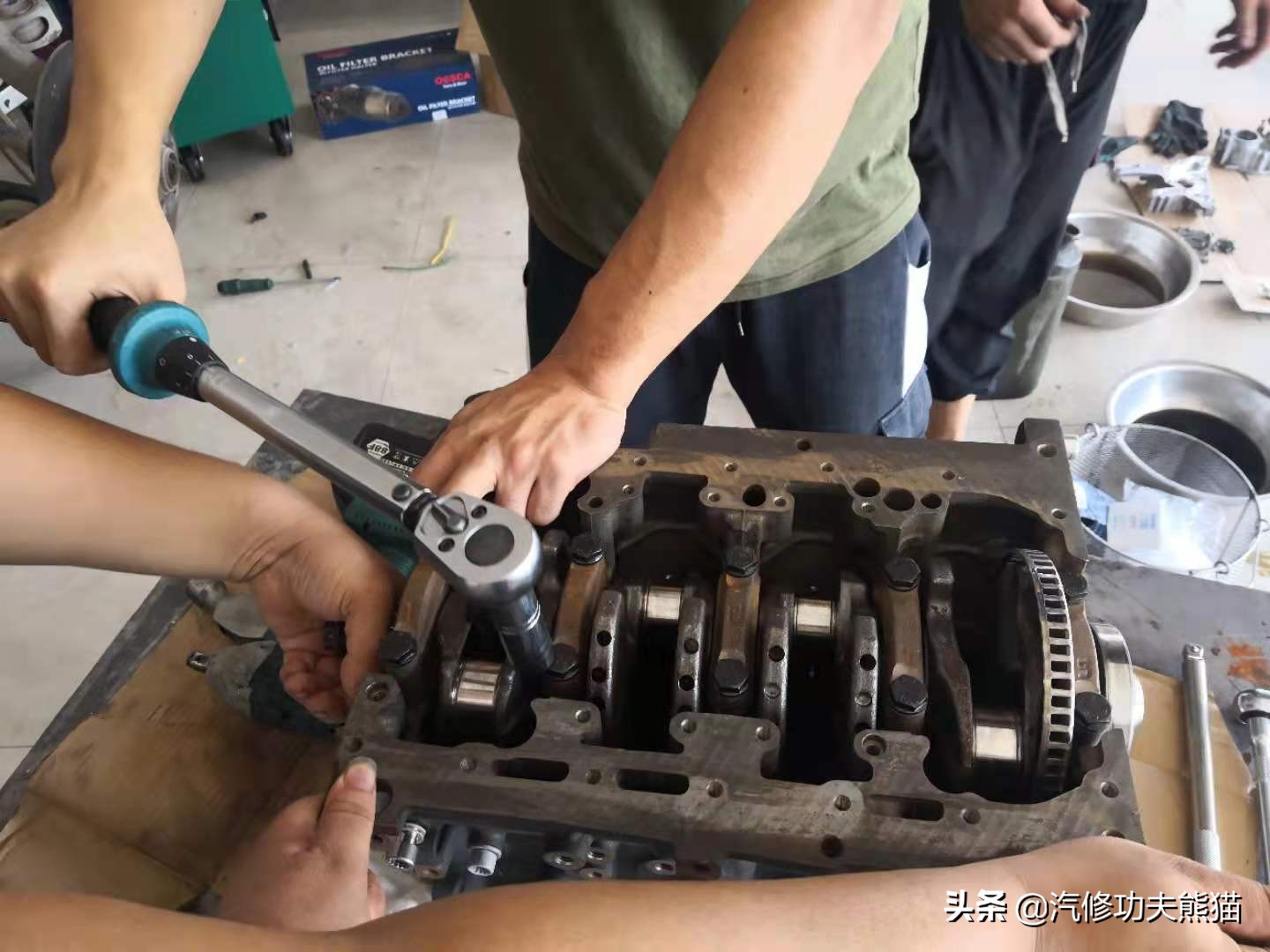 奥迪a6l烧机油1000公里烧多少正常,老a6l烧机油严重