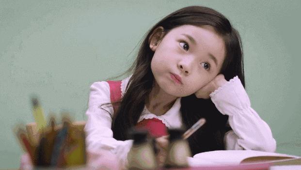 一年级英语自我介绍的范文,初中英语作文自我介绍范文