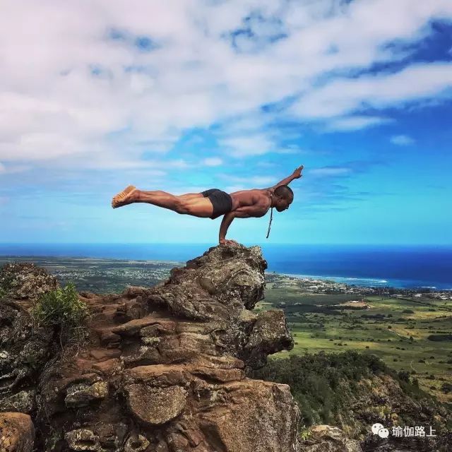 男人裸体瑜伽？一开始我的内心是拒绝的