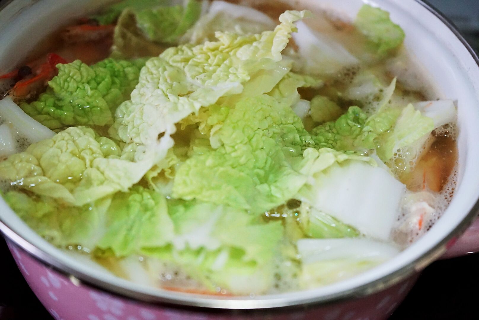 冬季做汤味不鲜，口感寡淡？那是调味汁没用对，这有一招鲜的窍门