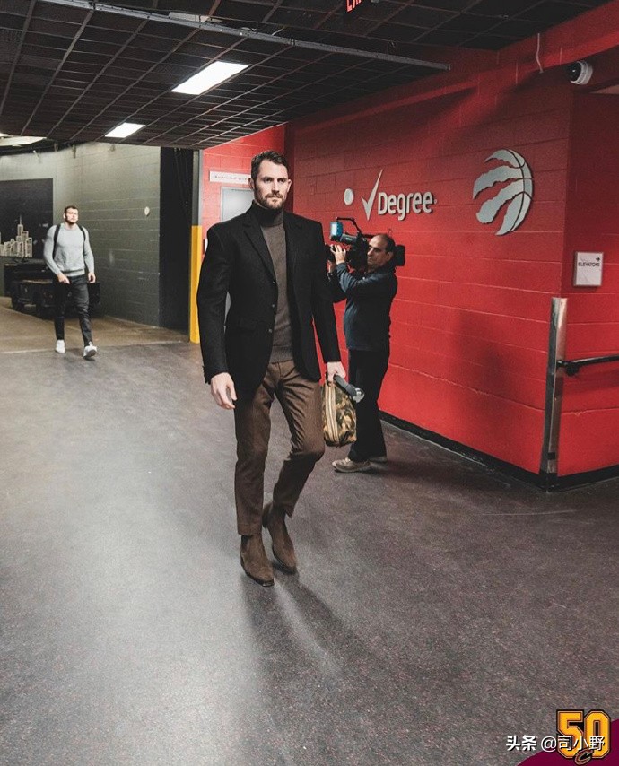 nba球星用的鞋包,nba球星同款邮差包