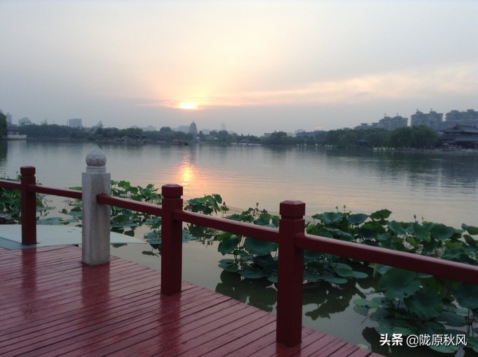 西安兵马俑和大唐不夜城旅游攻略,古都西安兵马俑与大唐芙蓉园一角