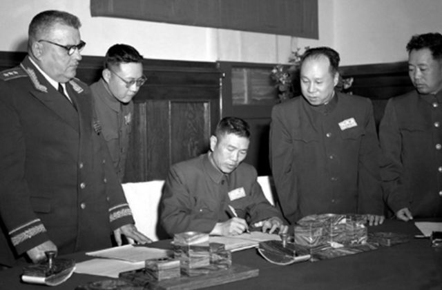 入朝在即，毛*东泽**却临阵换将：换掉13兵团主将！2年后才知真高明