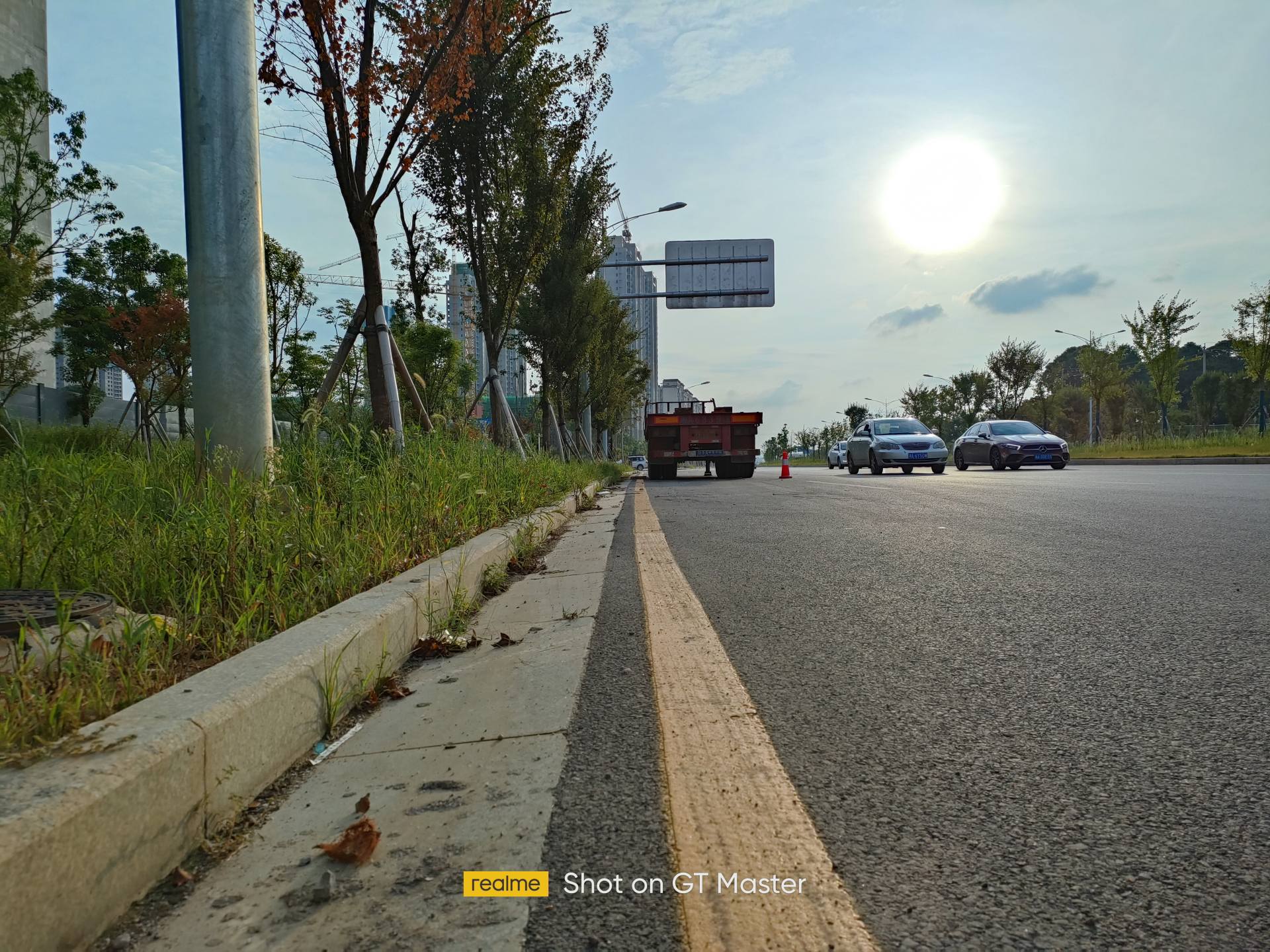 2000元买真我gt顶配合适吗,2000左右性价比高的realme手机