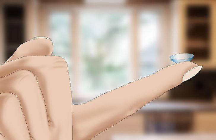 职场女无框眼镜,女白领上班时找隐形眼镜