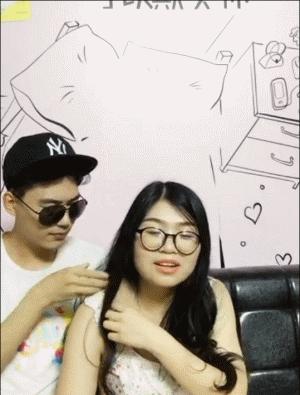 摆拍秀恩爱博主打假,炫富女作家秀恩爱