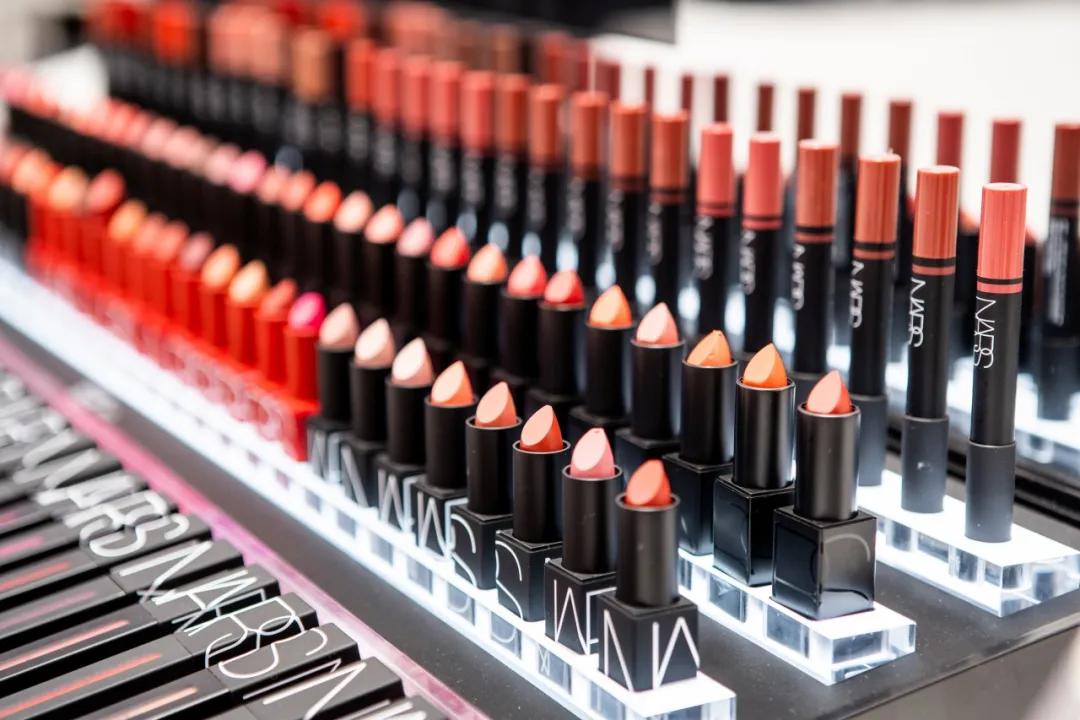 刷爆全网的美妆店空降天津了，到处都是人，大批现场照片被曝光