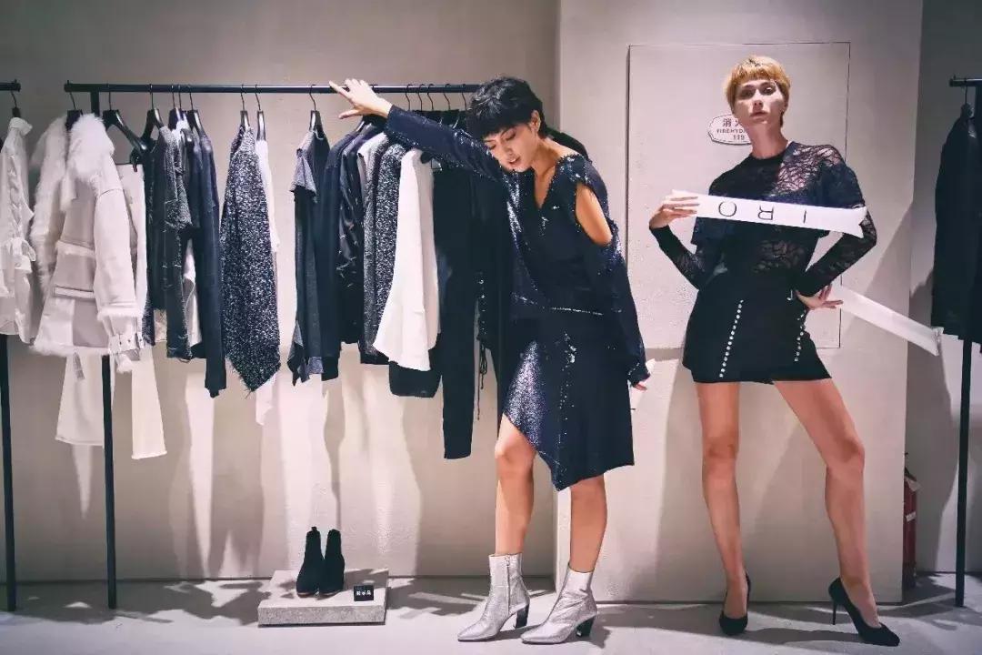 未来服装实体店会消失吗,未来服装商场