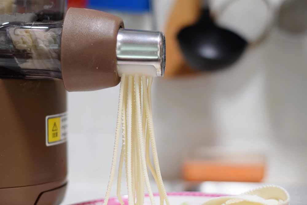 最简单做自动面条机,教你做小型手工面条机