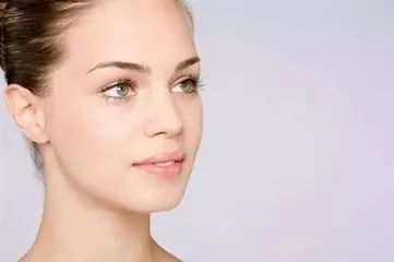 怎么让鼻子不出油,鼻子出油小妙招学生党